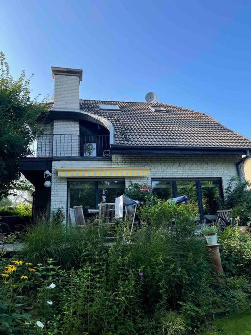 Schoene Ruhige Wohnung Düsseldorf Buitenkant foto
